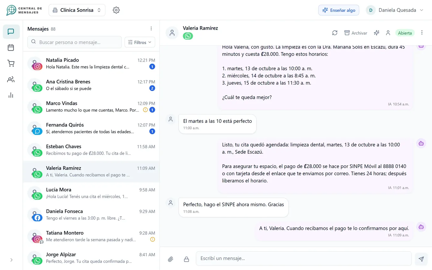 Conversation where the AI offers time slots, books an appointment and suggests paying by SINPE or card